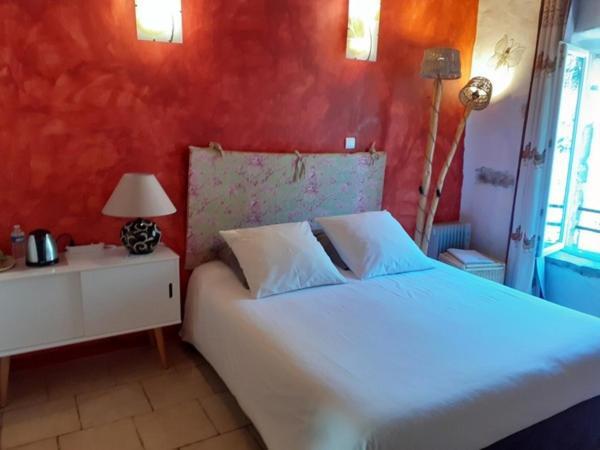Au Coeur Du Caylar Bed and Breakfast Le Caylar Buitenkant foto