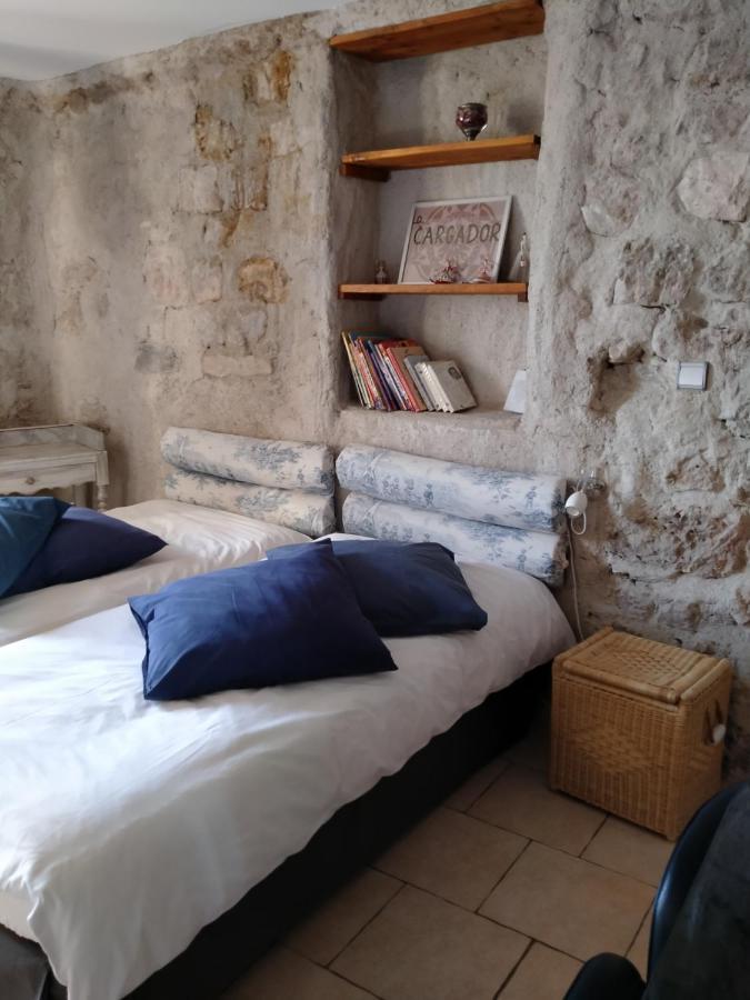 Au Coeur Du Caylar Bed and Breakfast Le Caylar Buitenkant foto